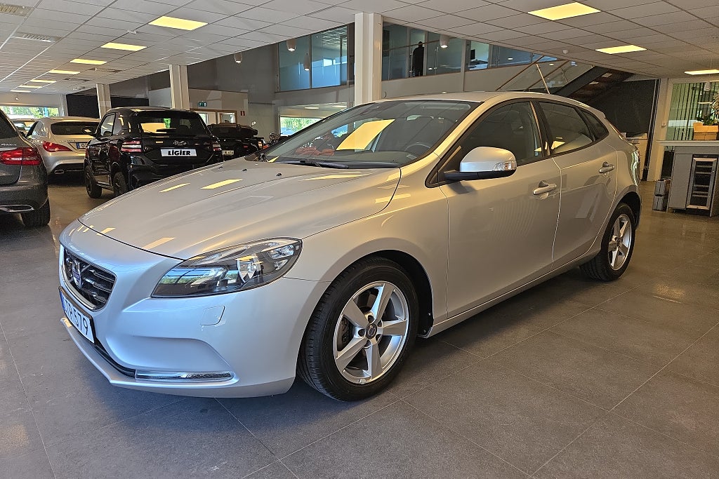 Volvo V40 T2 Kinetic Euro 6, Fullservad