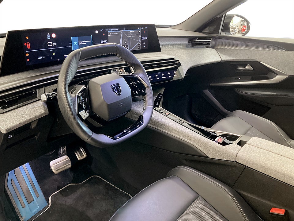 Bild på Peugeot 5008 GT Hybrid 1.2 PT 145hk Aut 7-SITS B-KAMERA NAV