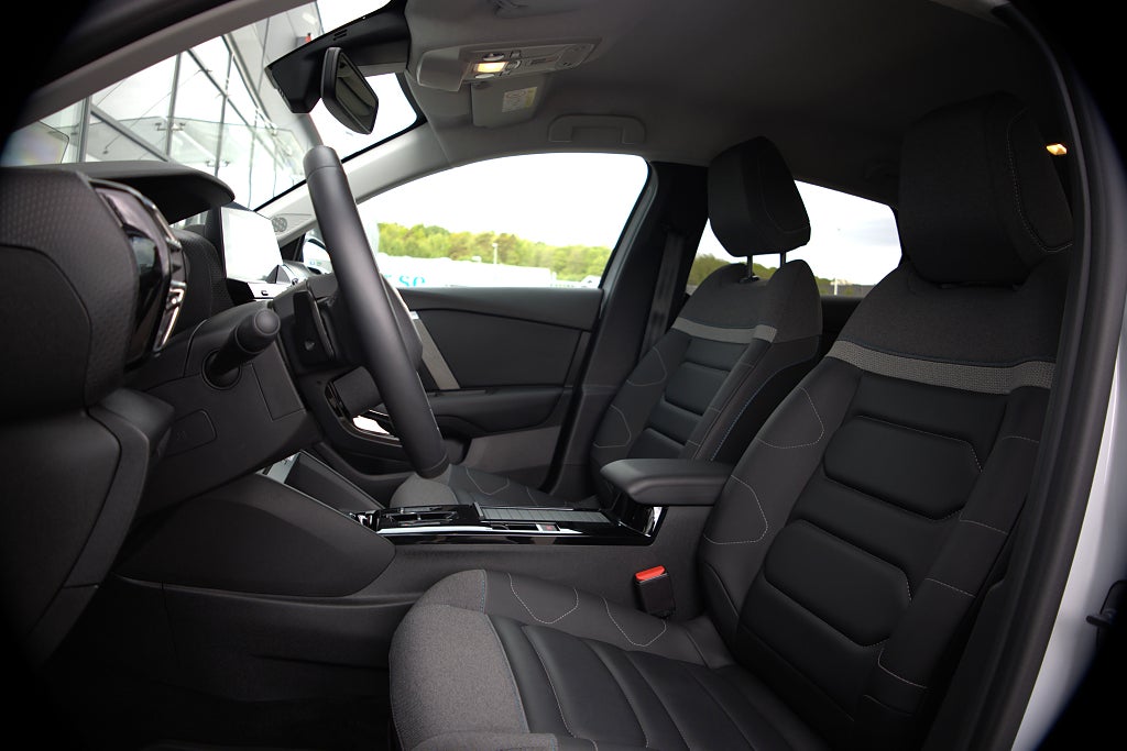 Citroën C4 SHINE 130hk Aut Fram- & B-Kamera Rattvärme