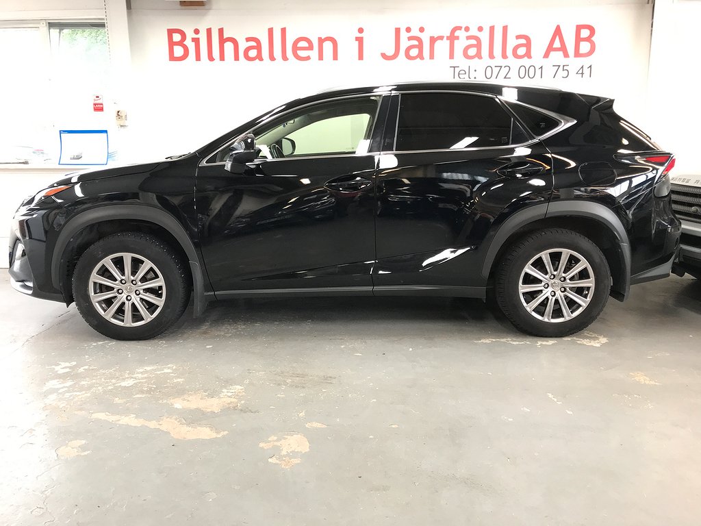 Lexus NX 300h 2.5 E-CVT Automat Hybrid  Euro6 Lågmil 197HK