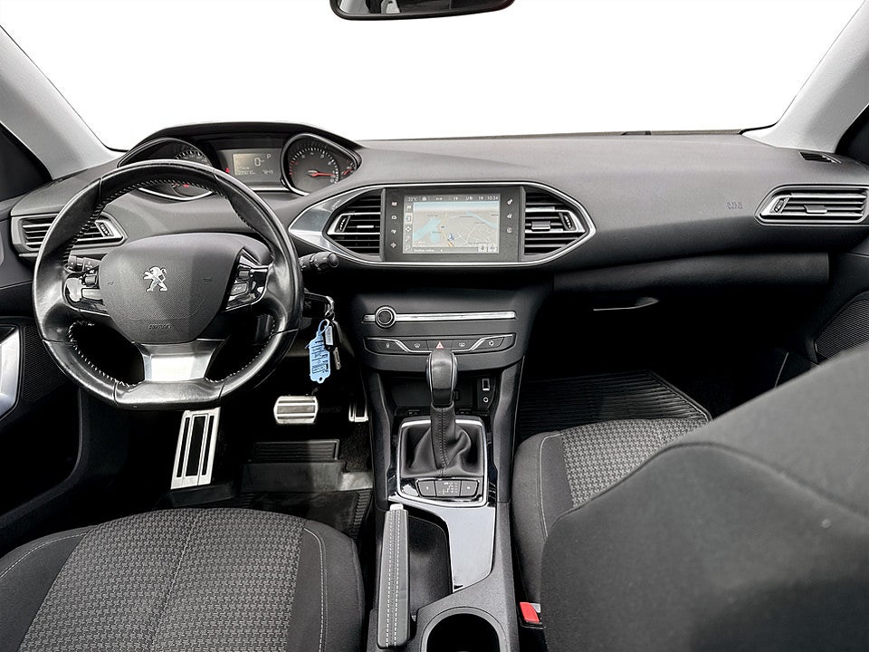 Bild på Peugeot 308 5D STYLE 1.2 PT 130hk Aut PANO B-KAMERA 
