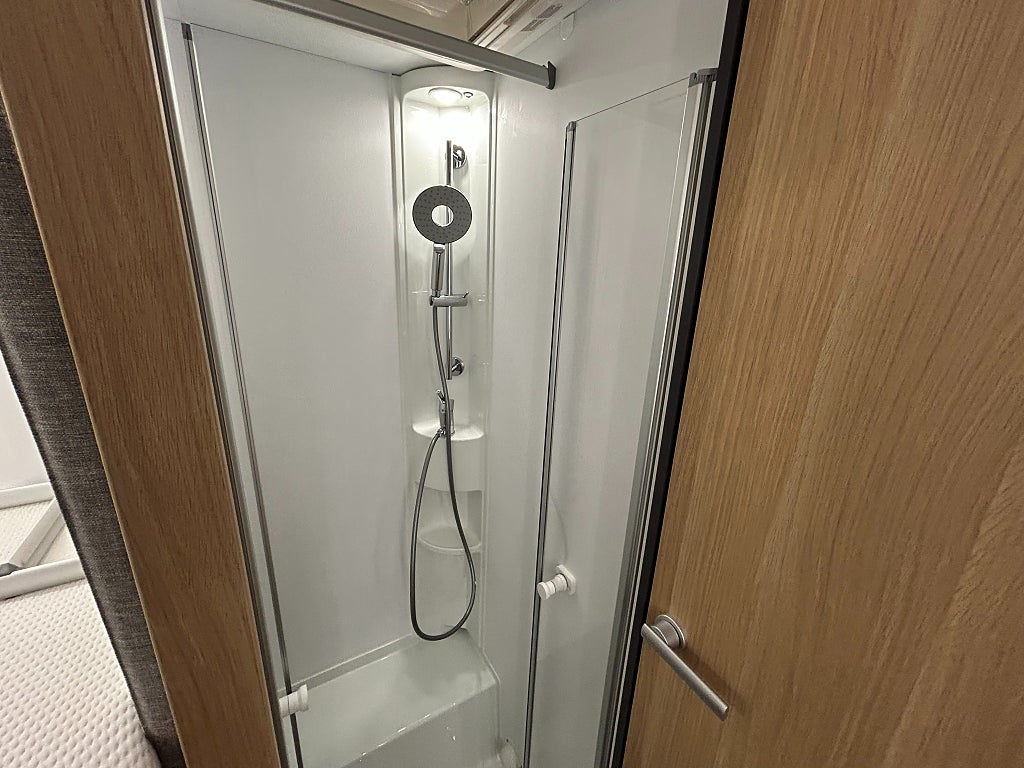 Adria Matrix Axess 670 SL / Taksäng / B-kort / Automat 140hk - Adria