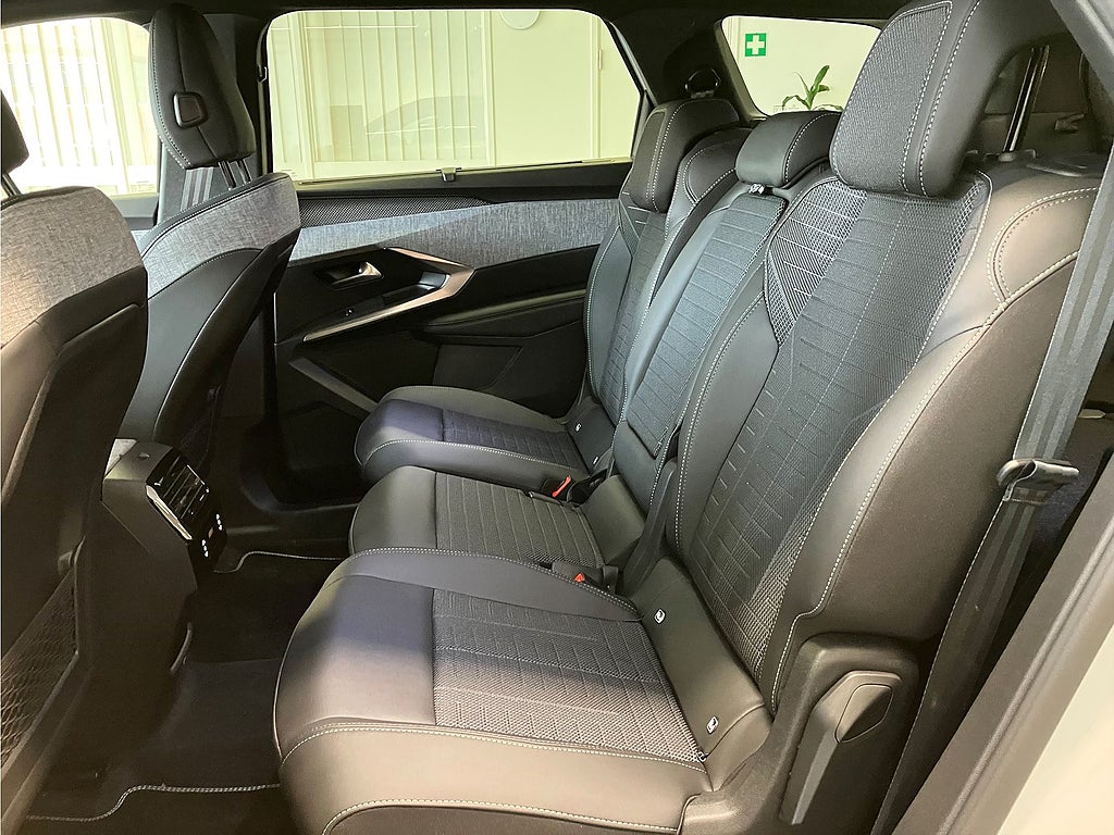 Bild på Peugeot 5008 GT Hybrid - DEMO