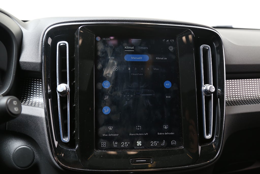 Volvo XC40 Recharge Twin Pro P8 AWD 360° H/K Pano Skinn 20" Drag 2022