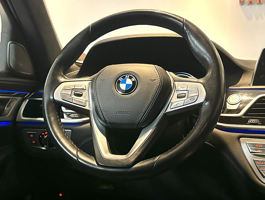 BMW 740 Le XDRIVE 326HK M-SPORT PANO H&K SOFTCLOSE HDU 360°