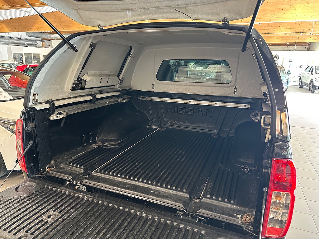 Nissan Navara Dubbelhytt 3.0 dCi V6 4x4 231 Hk Moms bil thumbnail