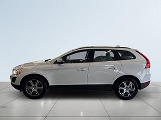 Volvo XC60 D4 AWD Aut Momentum S&V/Drag/Pano/Dvärm/Skinn/Krem bytt – bild 4