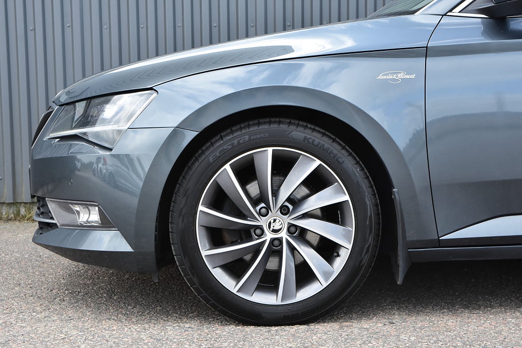 Skoda Superb 2019 - miniatyr 5