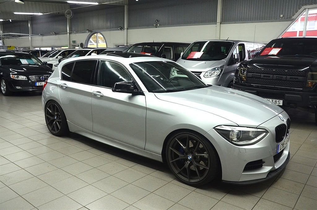 BMW M135 i 5-dörrars Steptronic (320hk) Taklucka