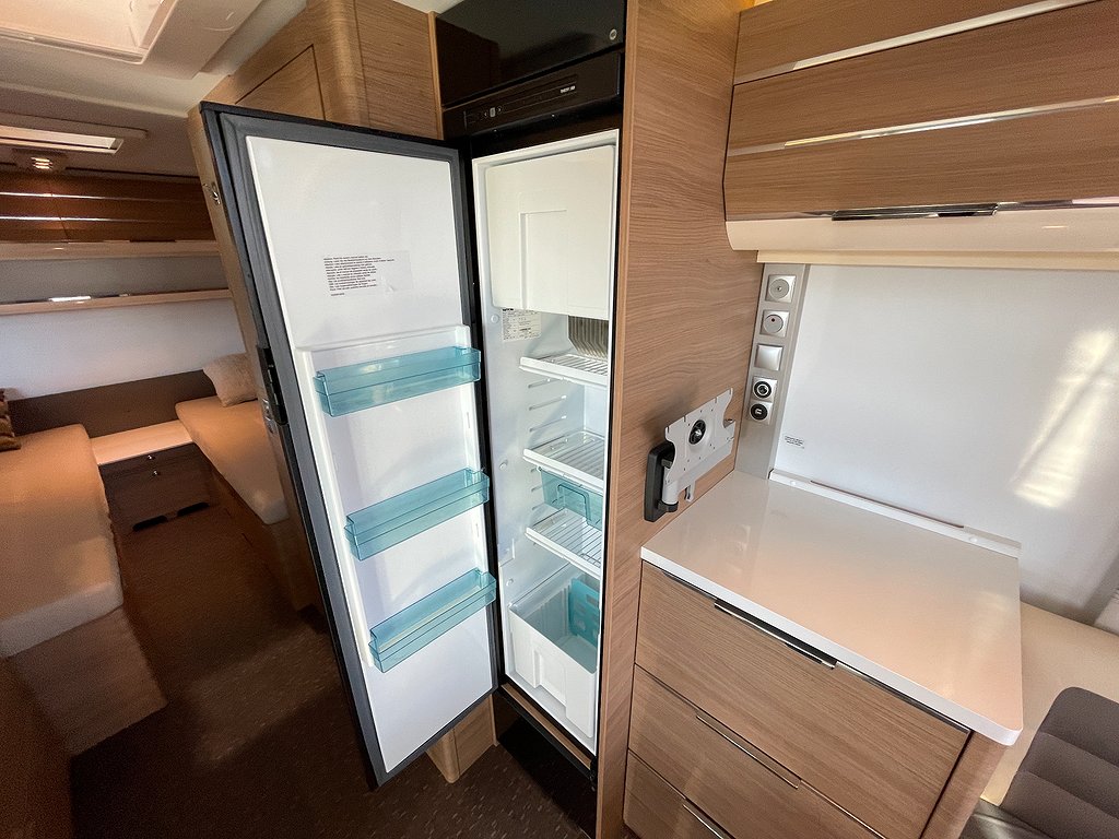 Adria Adora 542 UL / ALDE / Långbädd / Markis /  - Adria