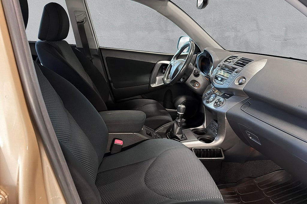 Toyota RAV4 2.0 VVT-i 4x4 2-Ägare Dragkrok Fullservad Välvårdad