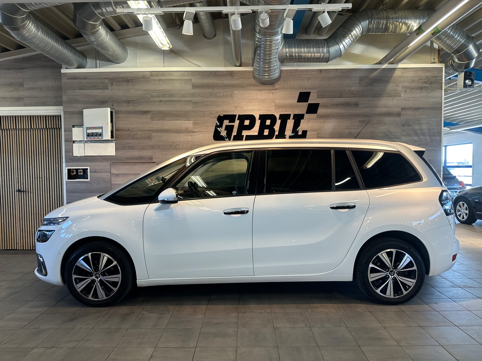 Citroen Grand C4 Picasso 2017, bild 2/52