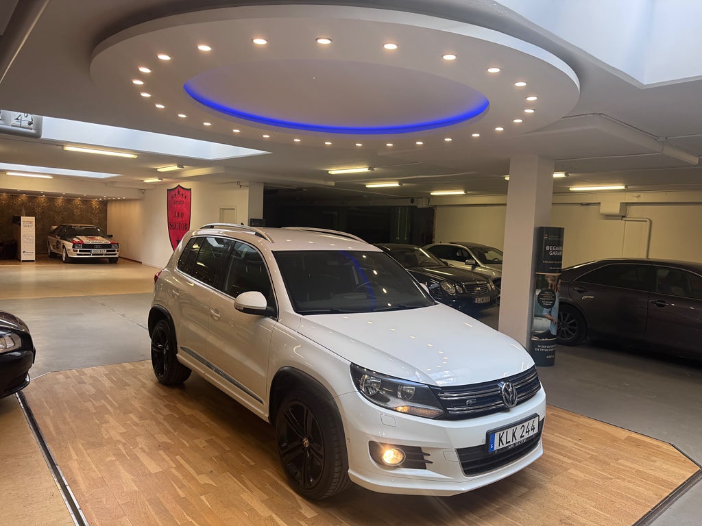 Volkswagen Tiguan 2.0 TDI 4Motion R-line, s-v däck, värmare