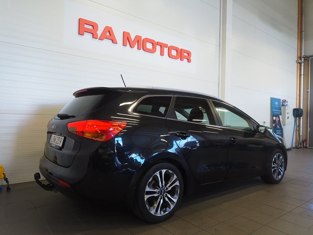Kia Ceed _sw 1.6 CRDi 128hk Special Edt Drag M-Värm Kamera Navi 2015