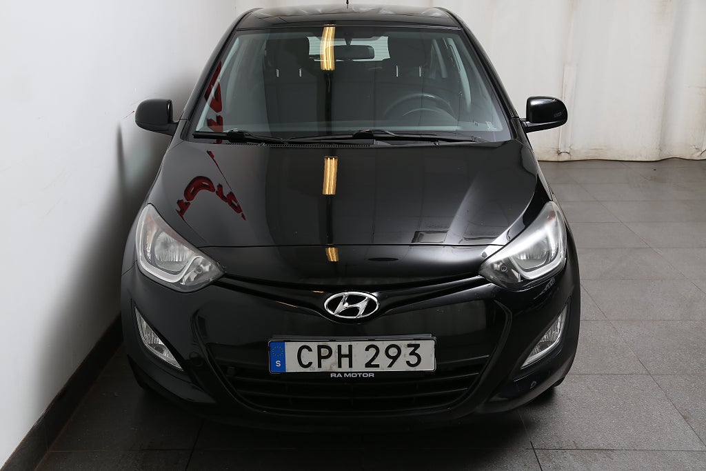 Hyundai i20 1,2 84hk Select 5dr Nybesikt l Nyservad l Drag l Motorv 2015