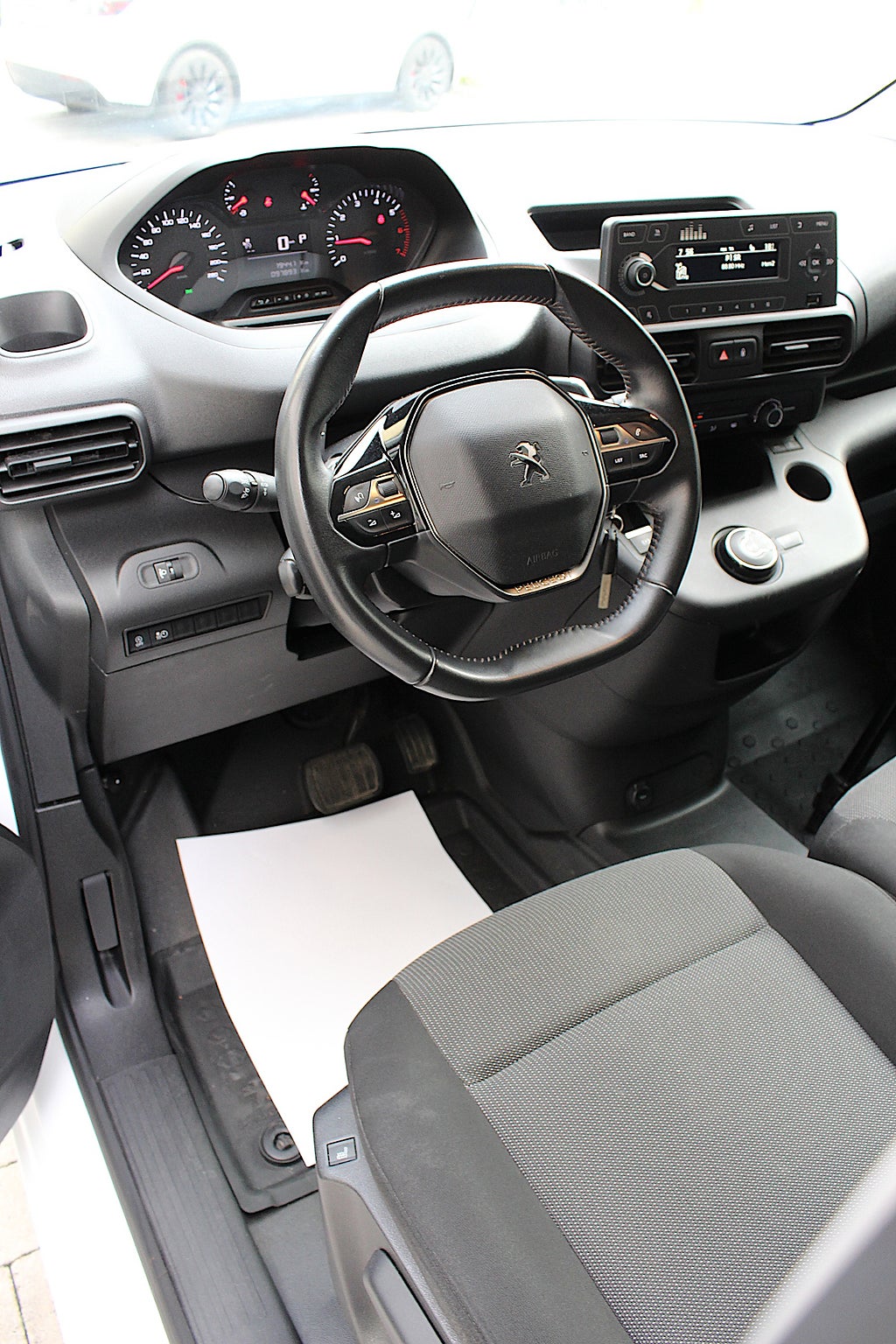 Peugeot Partner 2021 - miniatyr 18