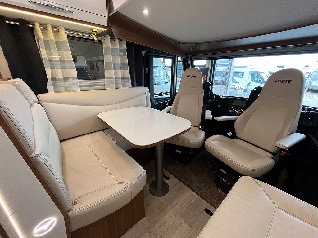 Pilote G740GJ / Alde / Litium / Backkamera - Pilote