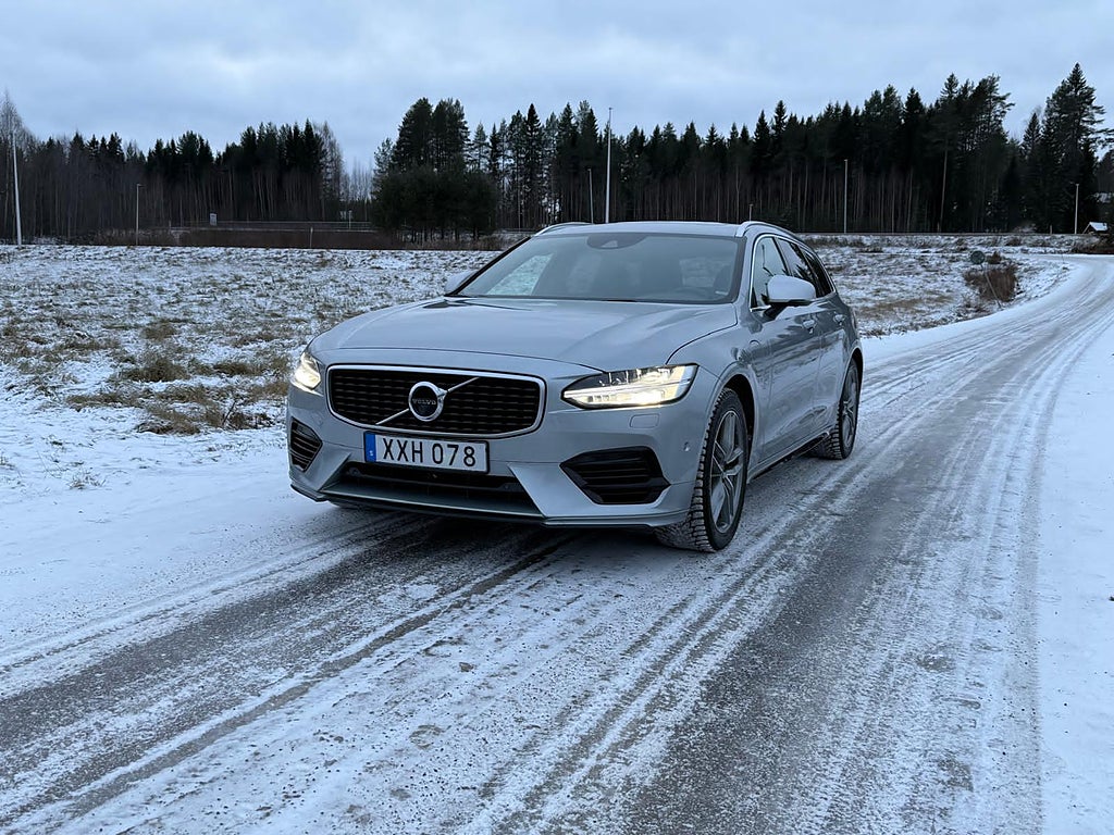 Volvo V90 T8 AWD R-Design VOC MASSAGE PANO H&K 360 DRAG SoV inkommande