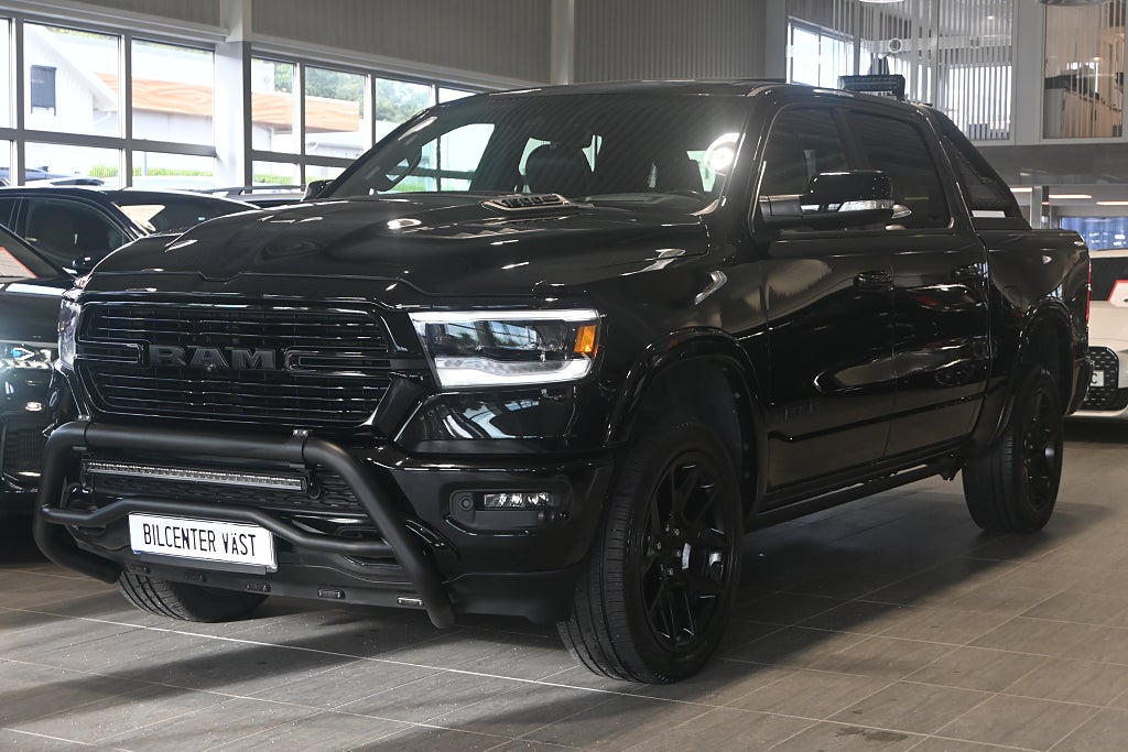 RAM 1500 Laramie Night Ed. Luftfjädring Pano *HJULKAMPANJ*