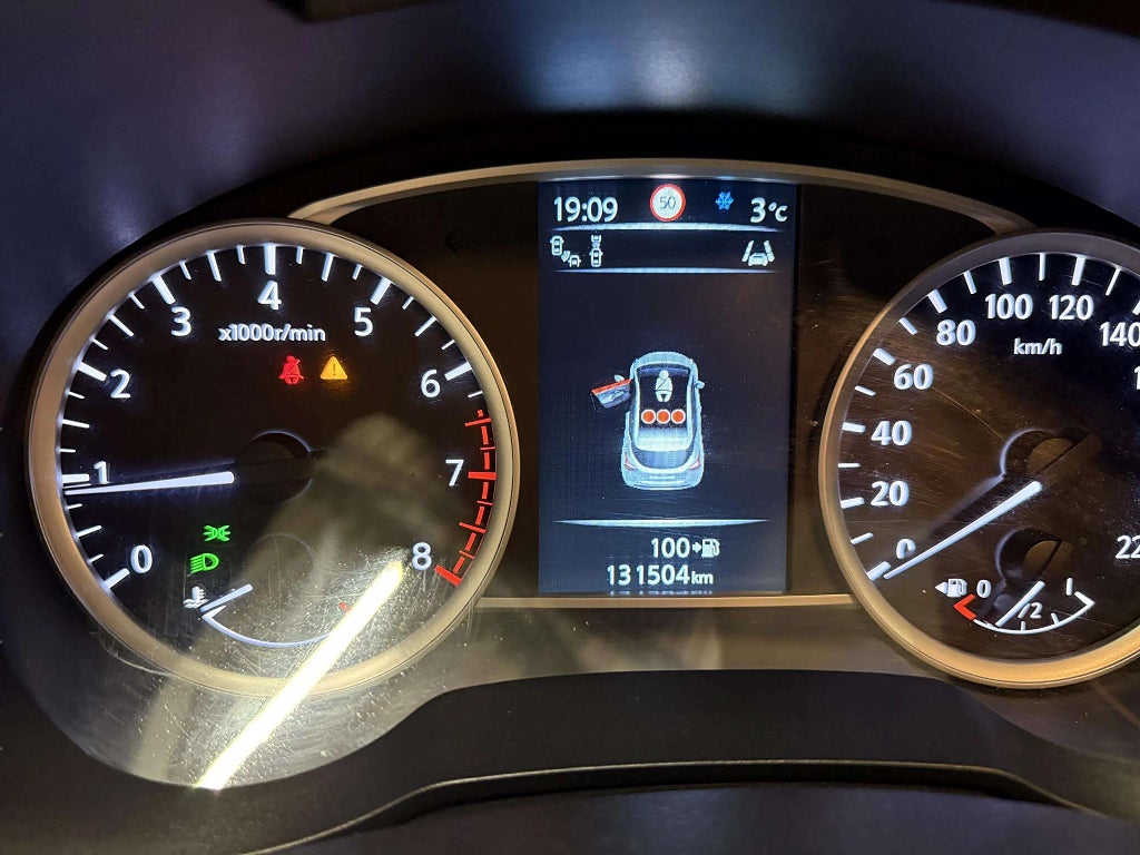 Nissan Micra Tekna 0.9 Turbo 360* Kamera V-hjul Nybesiktigad Helgkampanj! - miniatyr 10