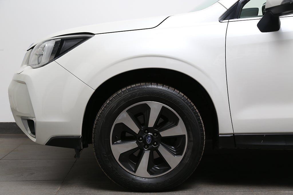 Subaru Forester 2,0i 150hk XL AWD Aut Kamera Motorv Dragkrok 2019