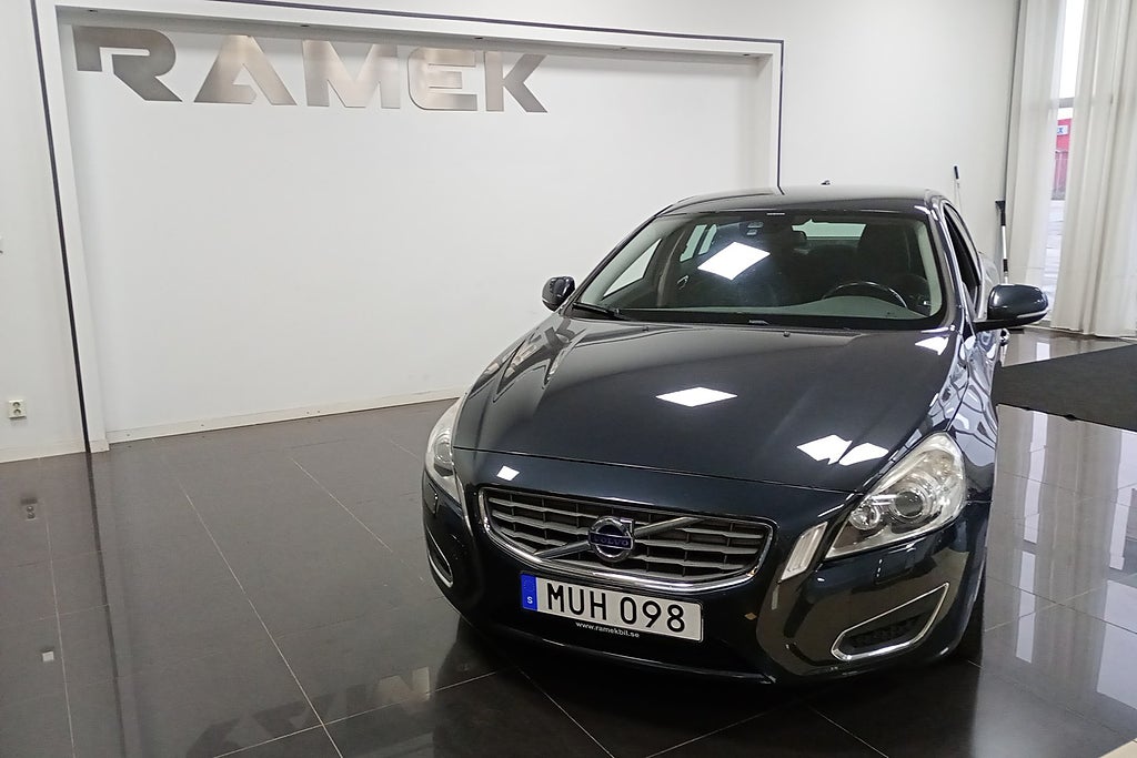 Volvo S60 2013 - miniatyr 2