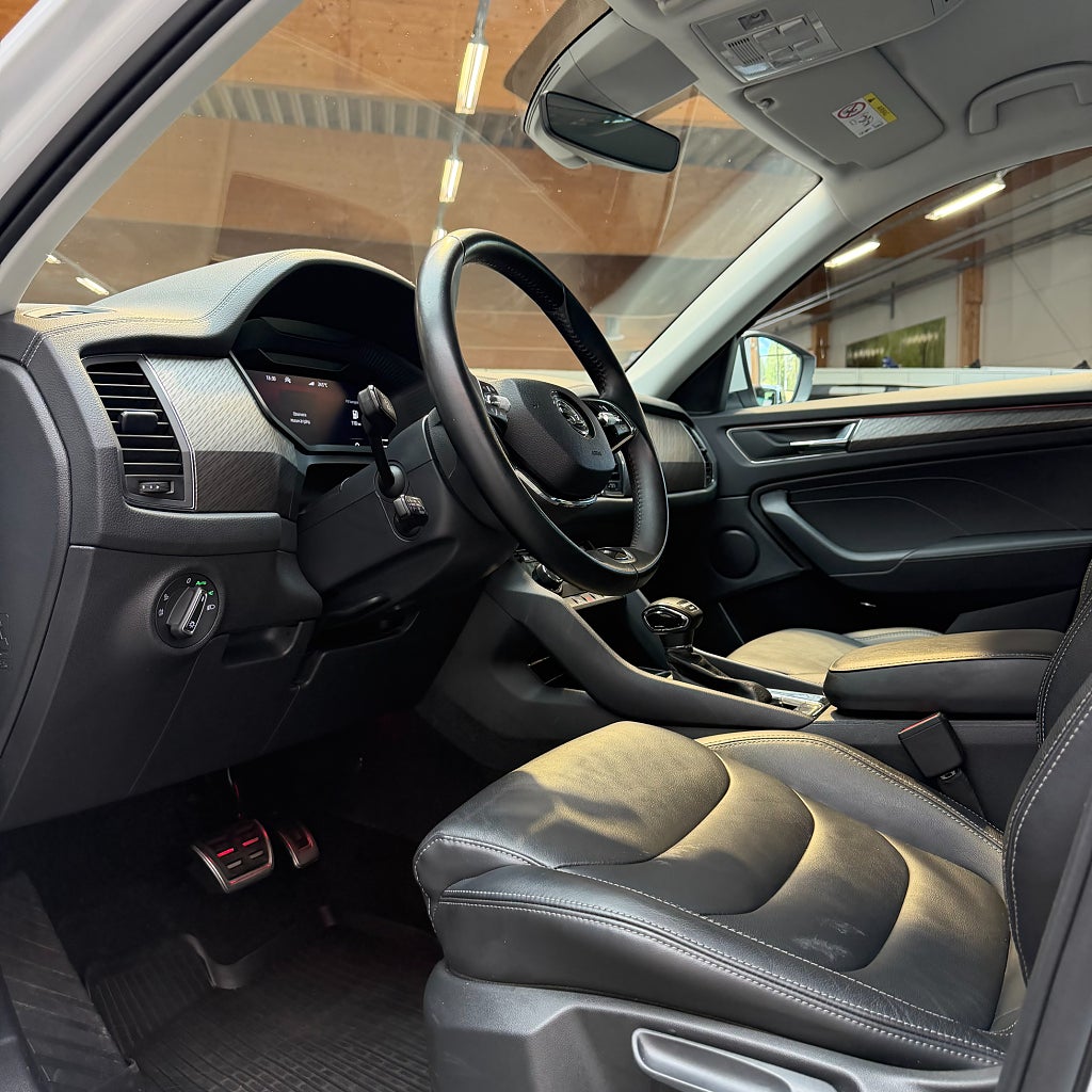 Skoda Kodiaq 2.0 TDI 4x4 Style Backkamera Värmare Drag Apple