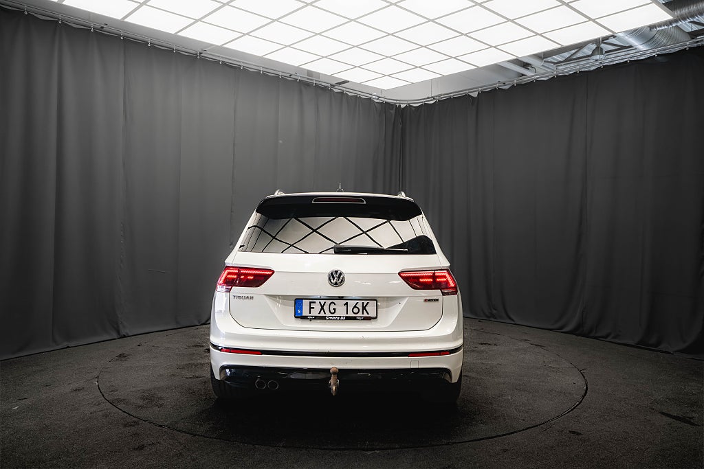 Volkswagen Tiguan TDI 4M R-Line BLACK D-VÄRMARE DRAG KAMERA COCKPIT MOMS