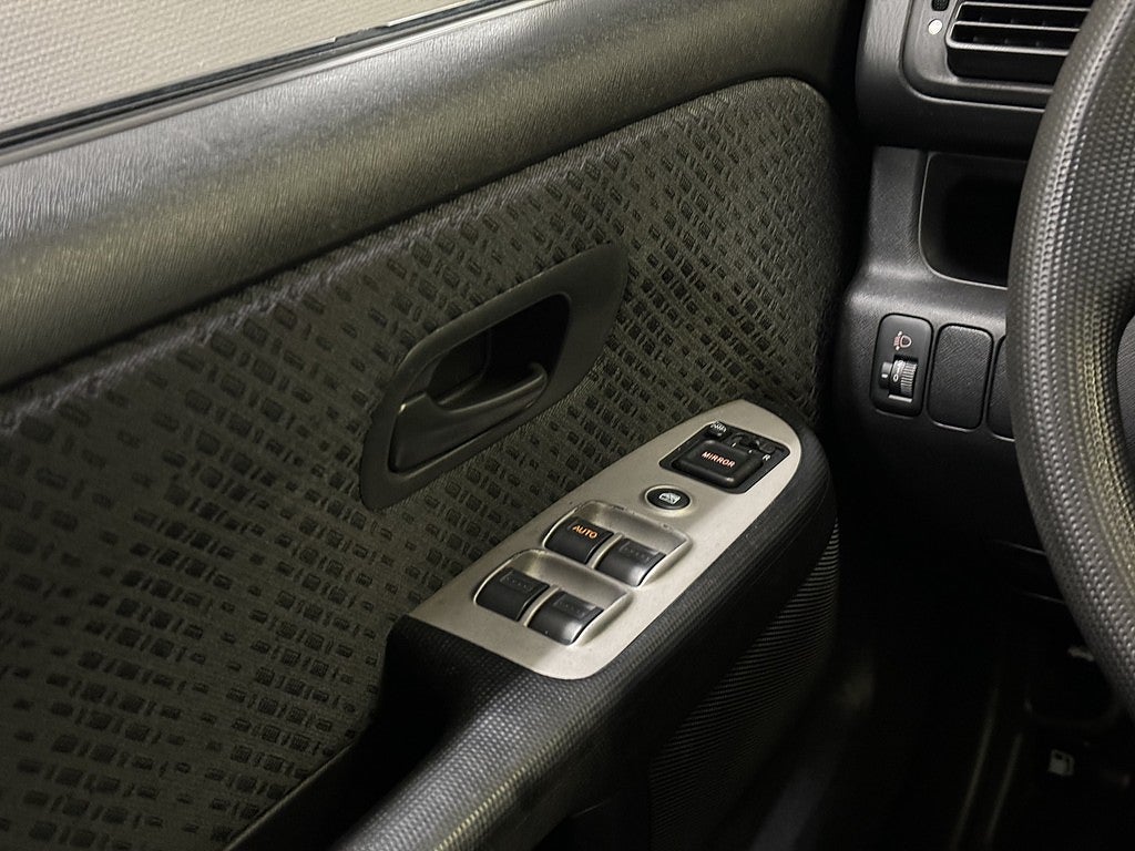Honda CR-V 2.0 4WD | Nybesiktad | S+V | Nyservad | Bluetooth