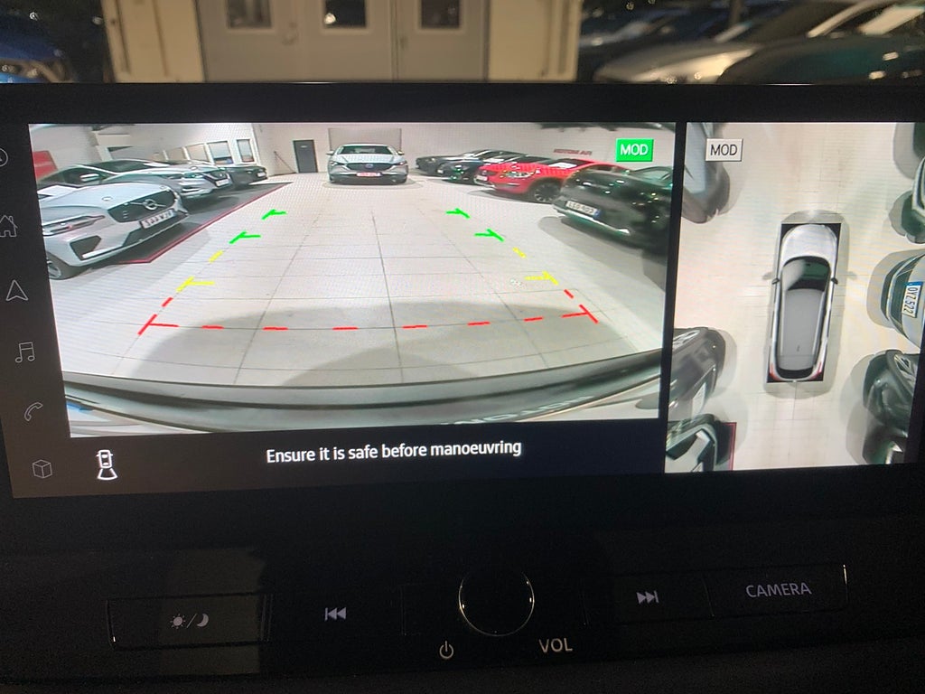 Nissan Qashqai 1.3| TEKNA DESIGN | Pano | 360 | Navi |MOMS 2023