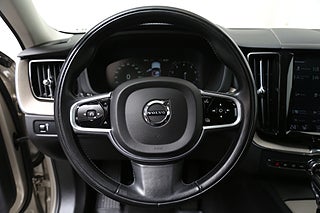 SUV Volvo XC60 17 av 30