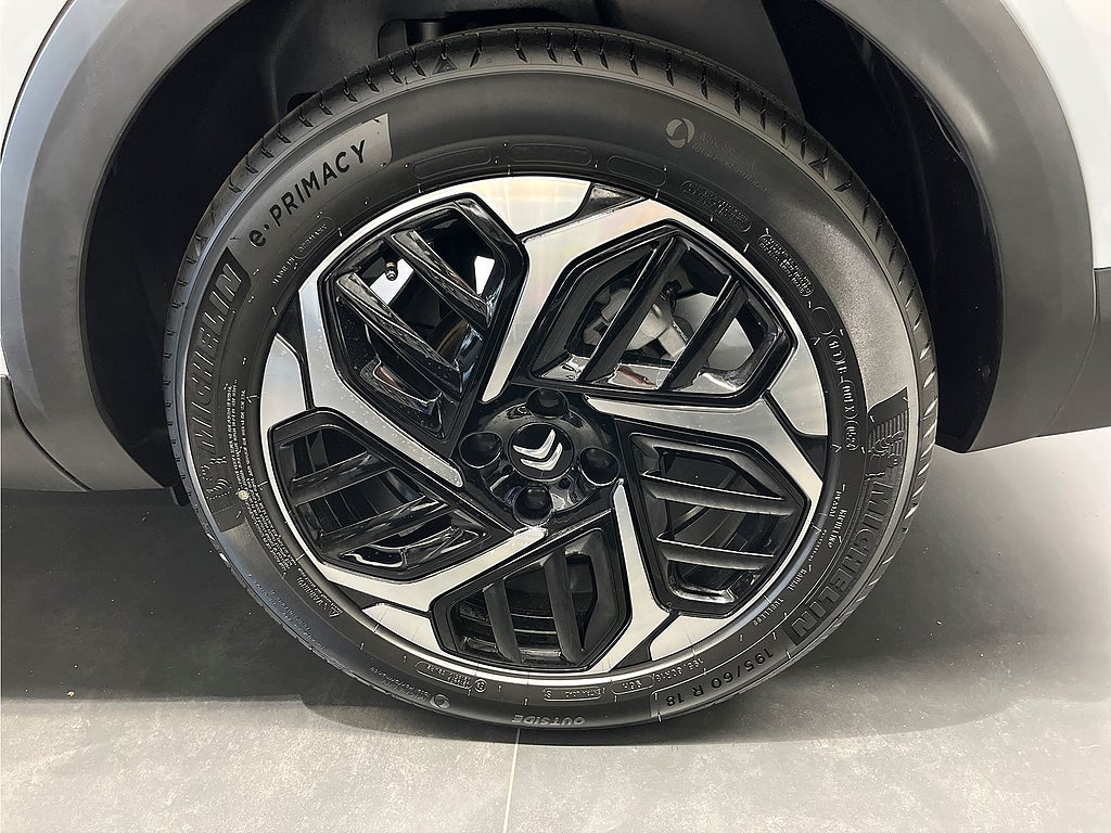 Bild på Citroën C4 X Shine PureTech 130hk Aut - PRIVATLEASING