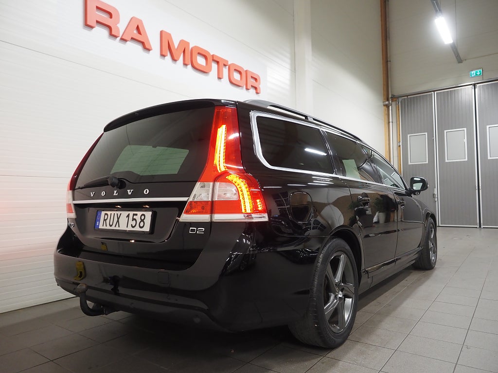 Volvo V70 D2 Geartronic Momentum Drag BLIS Farthållare Skinn 2015