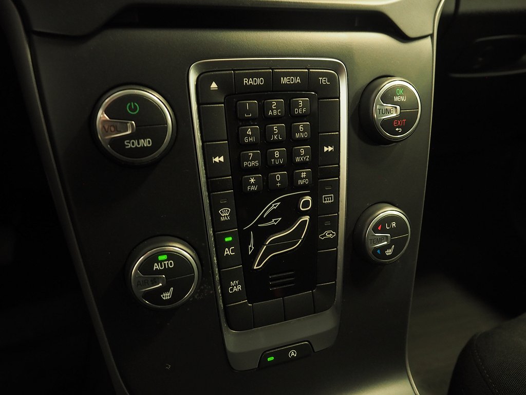 Volvo V40 D2 Kinetic | D-Värmare | Farthållare 2015