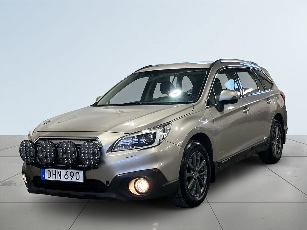 Subaru Outback 2.0 4WD Lineartronic Drag Värmare Kamera S&V-hjul