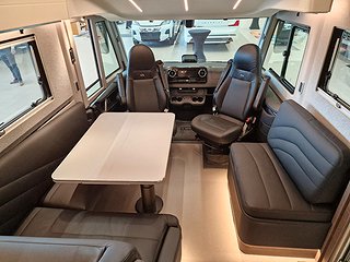 Husbil-integrerad Adria Super Sonic 890 LL 8 av 28