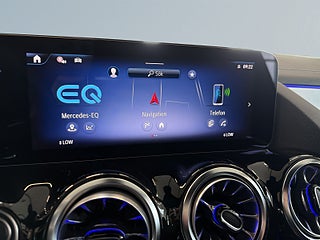 Mercedes-Benz EQA 300 4MATIC AMG Line Advanced Plus S&V/Skinn/Burmester – bild 11