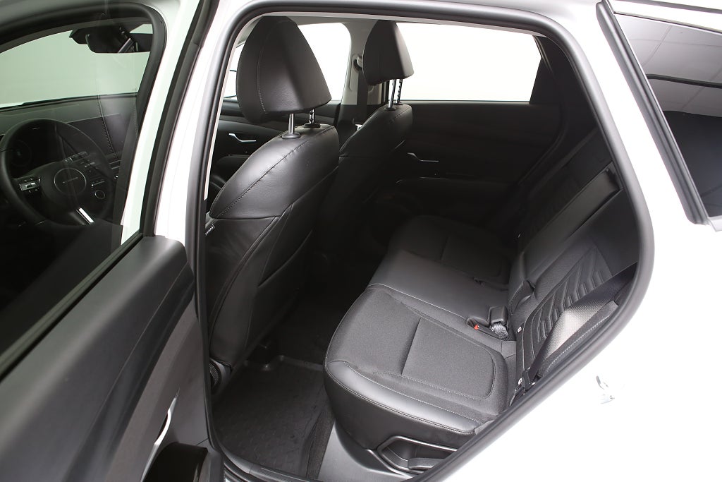 Hyundai Tucson 1.6T MHEV Essential Automat - Vinterhjul & service ingår 2025