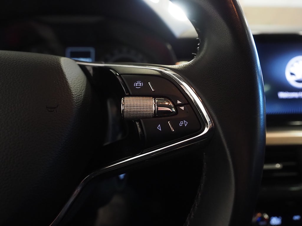 Skoda Scala 1.0 TSI 110hk Style Automat Carplay 17"