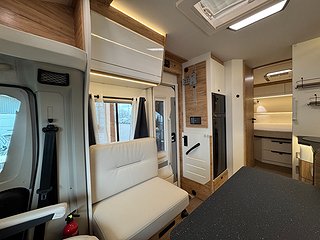 Husbil-halvintegrerad Pilote P 740 FC Evidence Automat 3 av 22