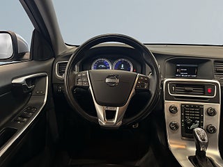 Volvo V60 D4 AWD R-Design Business Pro S&V-hjul/Drag/Dvärm/Skinn – bild 9