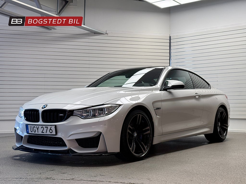 BMW M4 Coupé DCT 431hk | HuD | Kolfiber tak