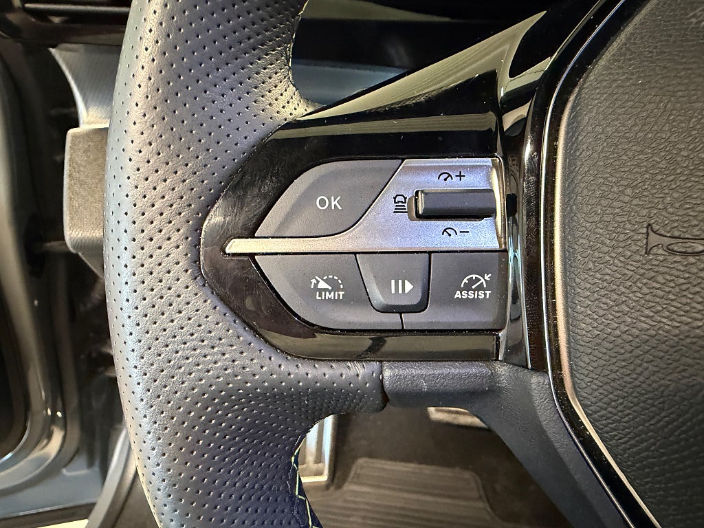 Peugeot 408 Hybrid 136 1.2 PureTech 136 e-DSC Euro 6 SoV Hjul thumbnail