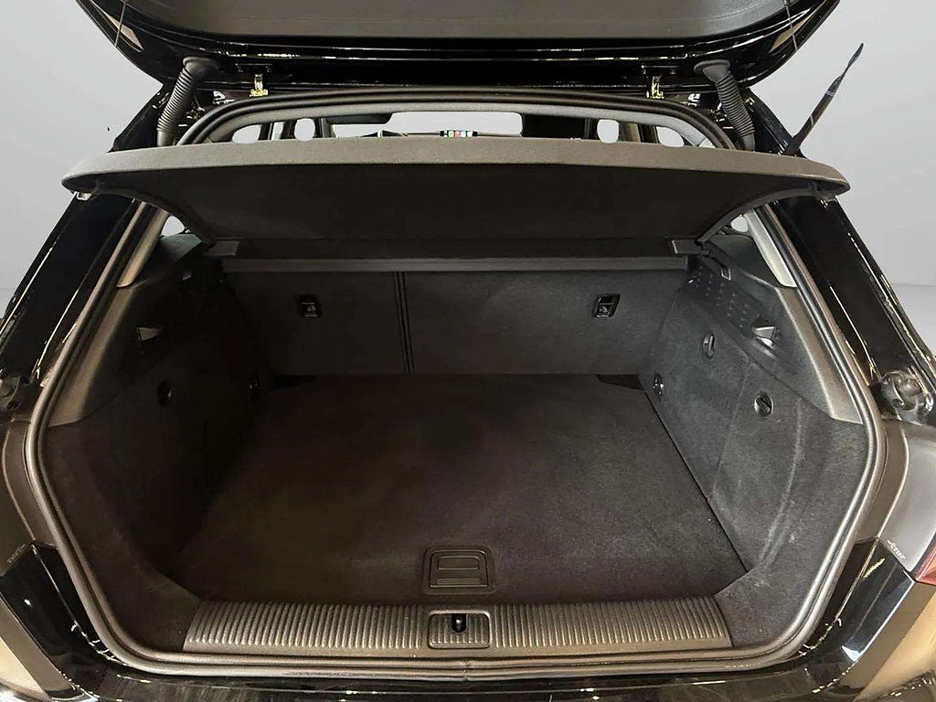 Audi A3 Sportback 35 TFSI S Tronic Proline 4800 mil 2 Ägare - miniatyr 17