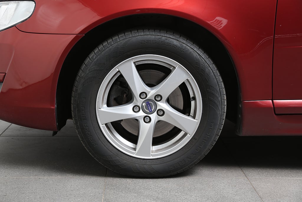 Volvo V70 D4 181hk Momentum BLIS Kamera Motorv VOC Dragkrok 2015