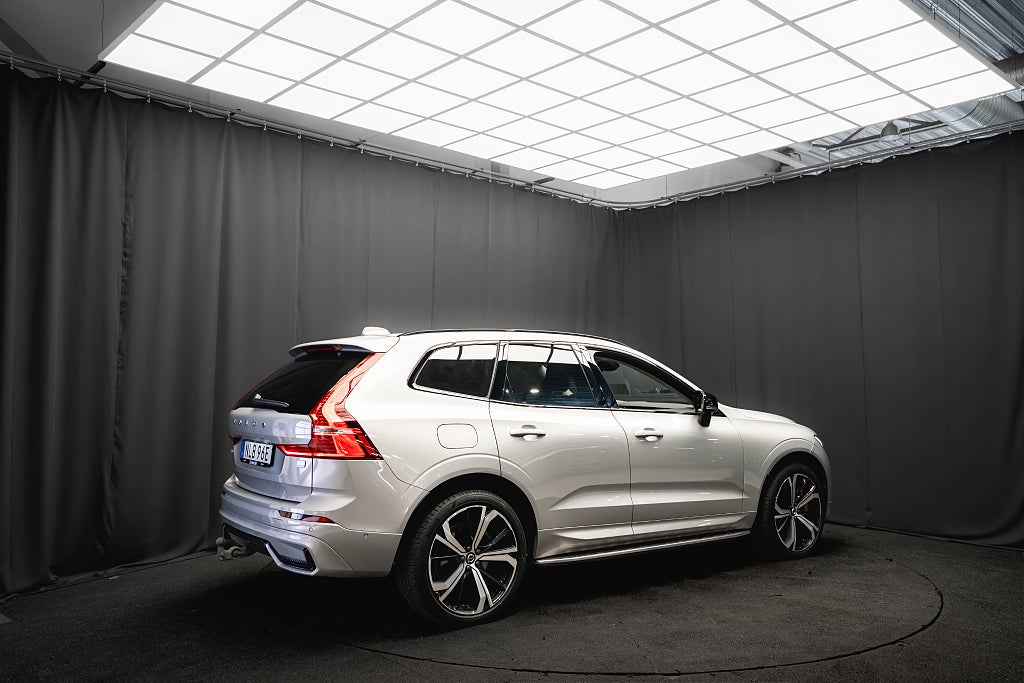 Volvo XC60 Recharge T6 AWD ULTIMATE DARK PANO DRAG 21' H/K 360 HUD