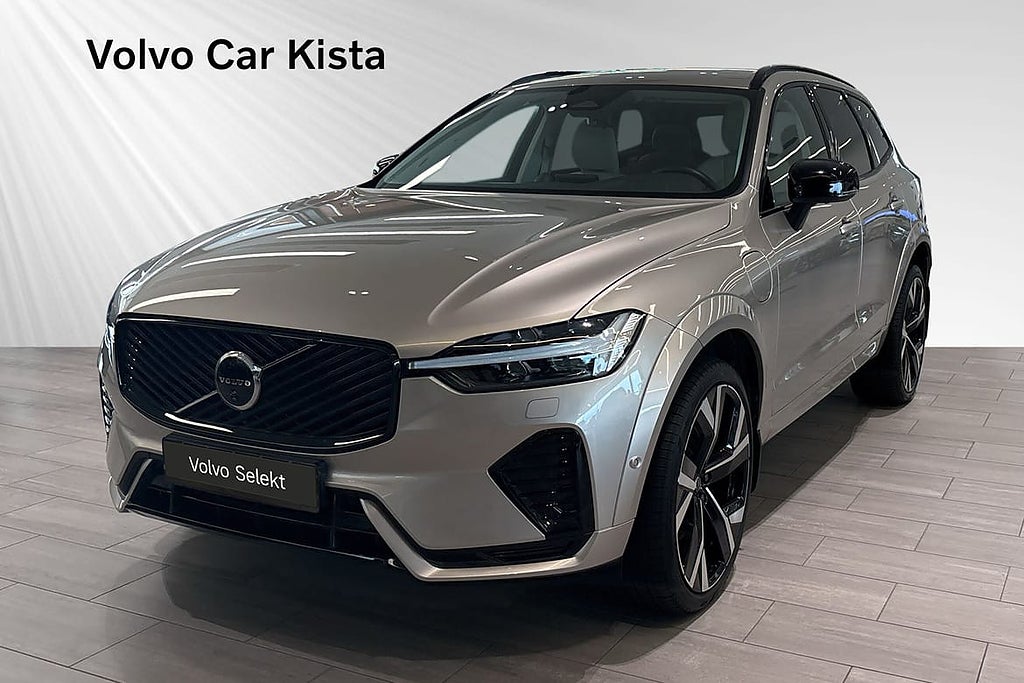 Volvo XC60 T6 Plus Dark Nordic Edition Läder Luftfj Drag B/W