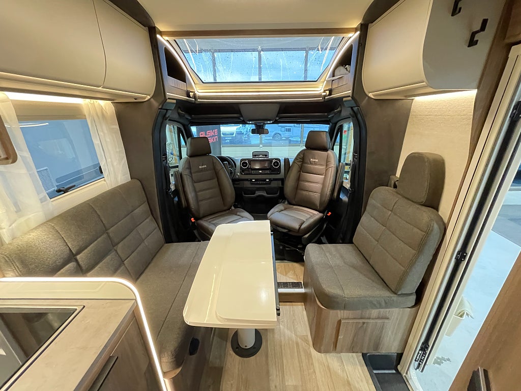 Kabe Novum Compact 720 LGB /B-körkort/ALDE/Mercedes/Face2Face - Kabe