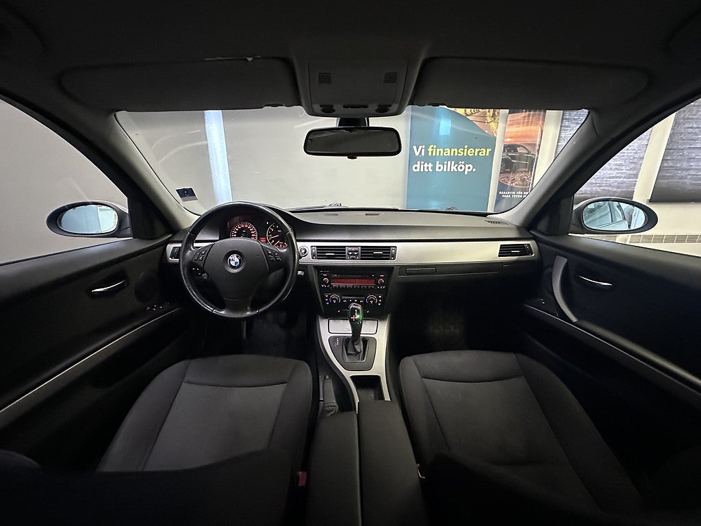 BMW 320I Sedan Advantage, Comfort | DRAG | NY KAMKEDJA | BASLÅDA