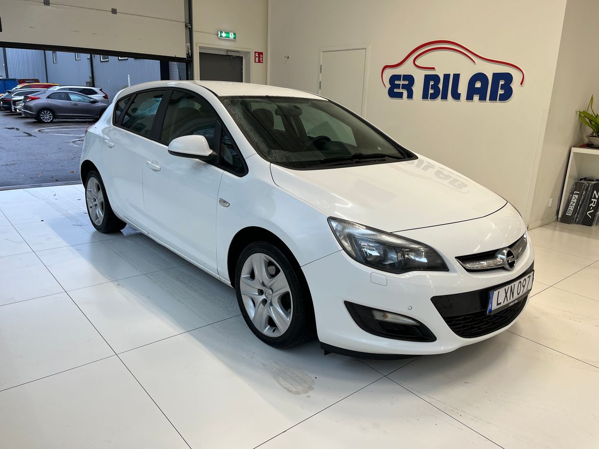 Opel Astra 2.0 CDTI AUTOMAT 2013, bild 5/32